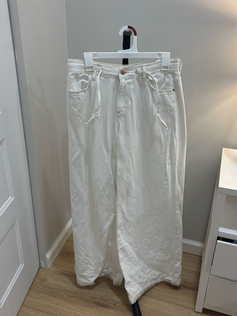 Zara Women's White Wide-Leg Jeans
